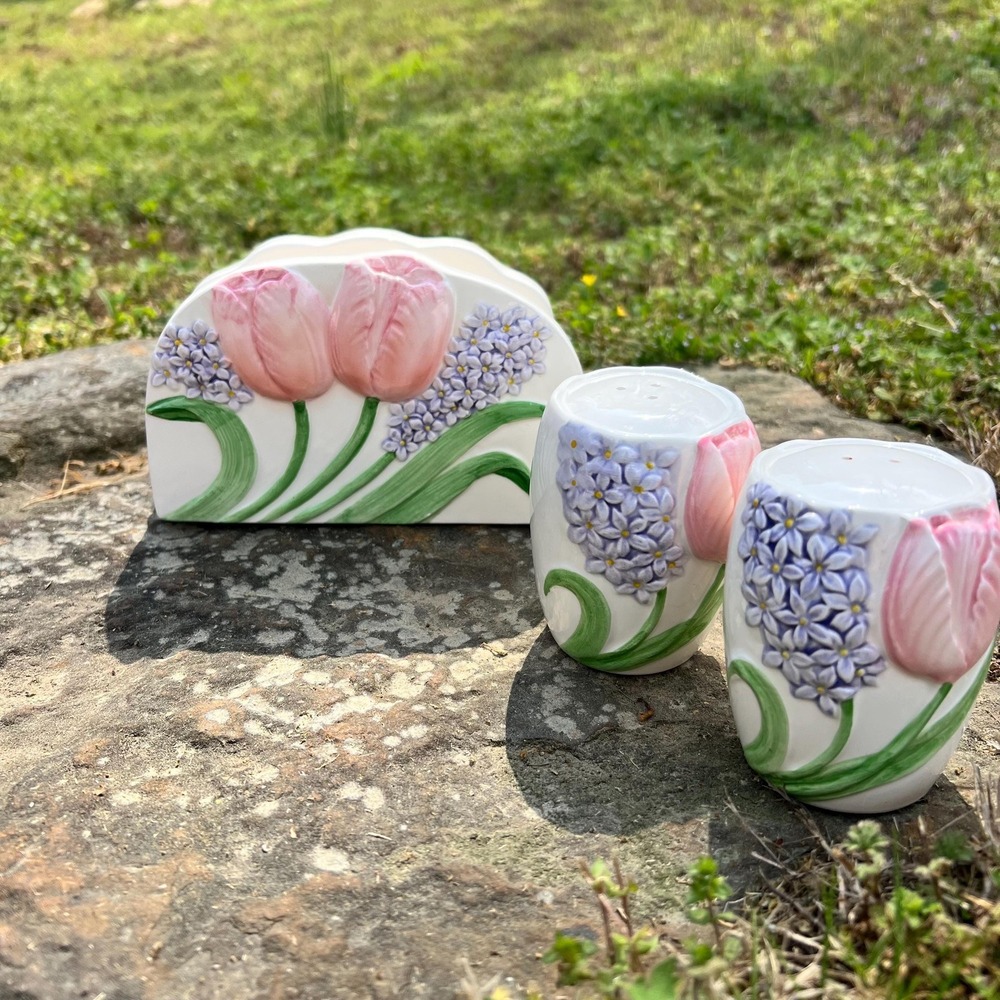 Mary Ann Baker Otagiri Japan Salt Pepper Shakers Napkin Holder S